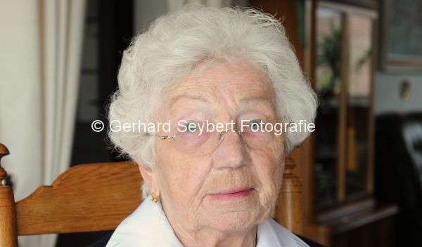Weeze Elfriede van der Koelen wird am 9. Juli 95 Jahre alt 
